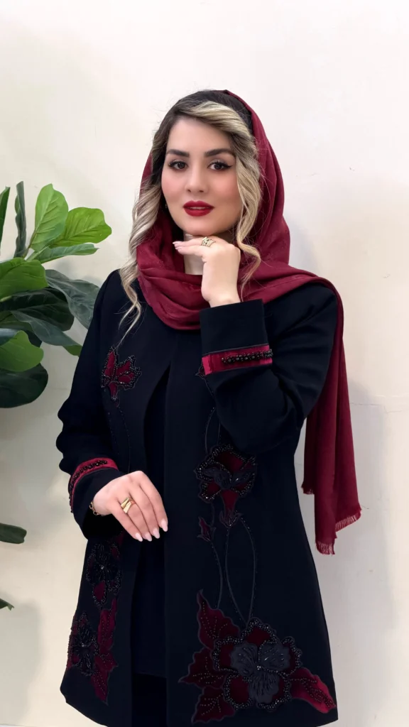 مانتو کرپ کنزو با گلدوزی مخمل و جواهردوزی چشم‌نواز