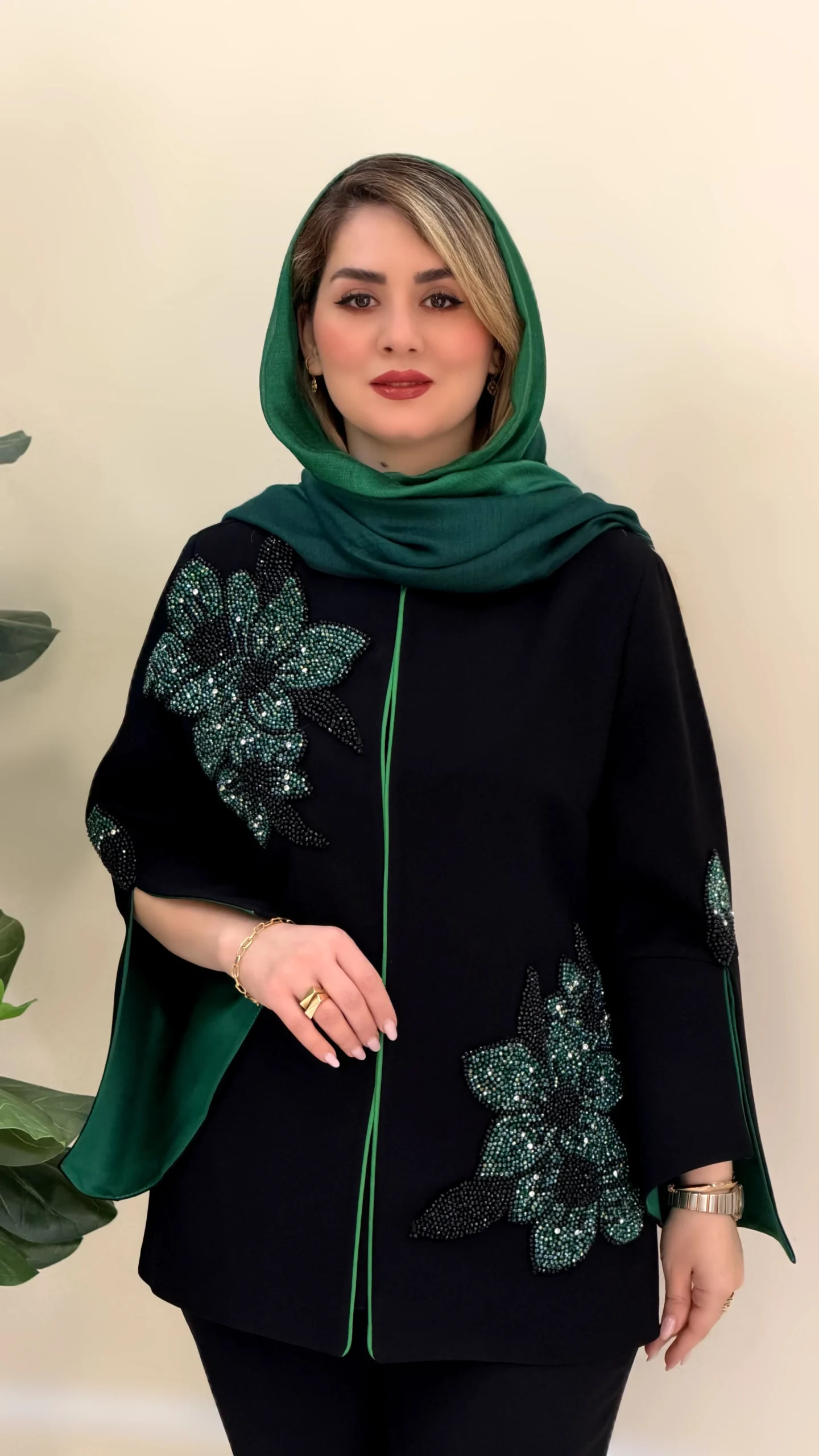 خرید مانتو جواهردوزی کرپ کنزو با جواهردوزی اورجینال آستردار مانتو جواهردوزی کرپ کنزو با جواهردوزی اورجینال آستردار