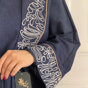 طراحی زیبا با جزئیات گلدوزی چشم‌نواز