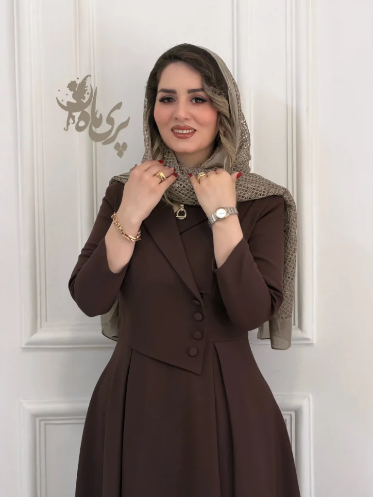 پیراهن بلند پایین پیله نمای نیمه نزدیک